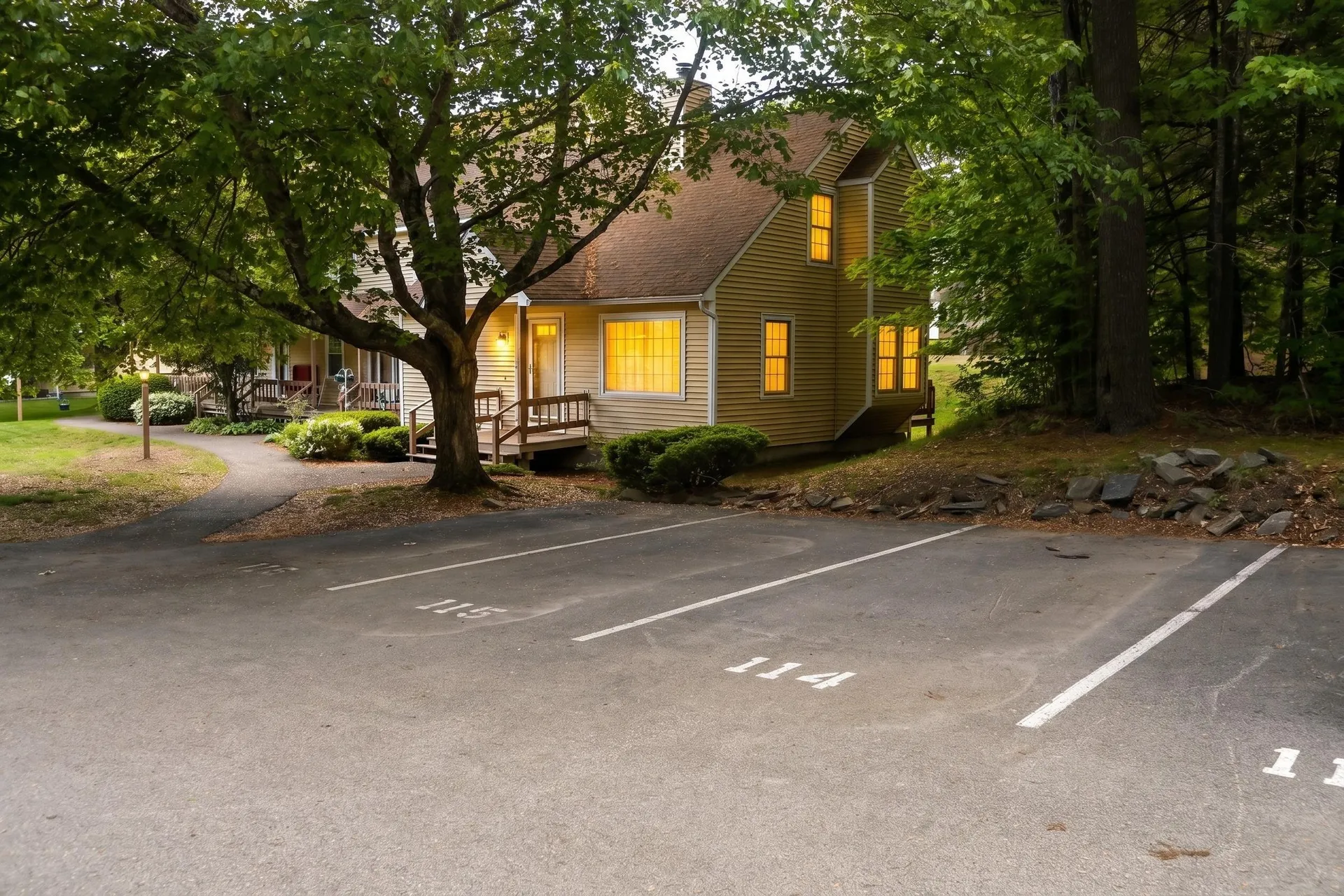 114 Winterwood Drive Londonderry NH 03053