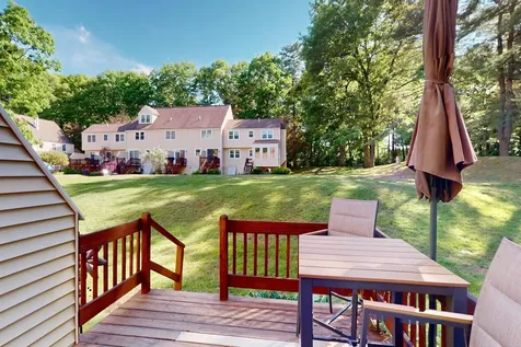 114 Winterwood Drive Londonderry NH 03053
