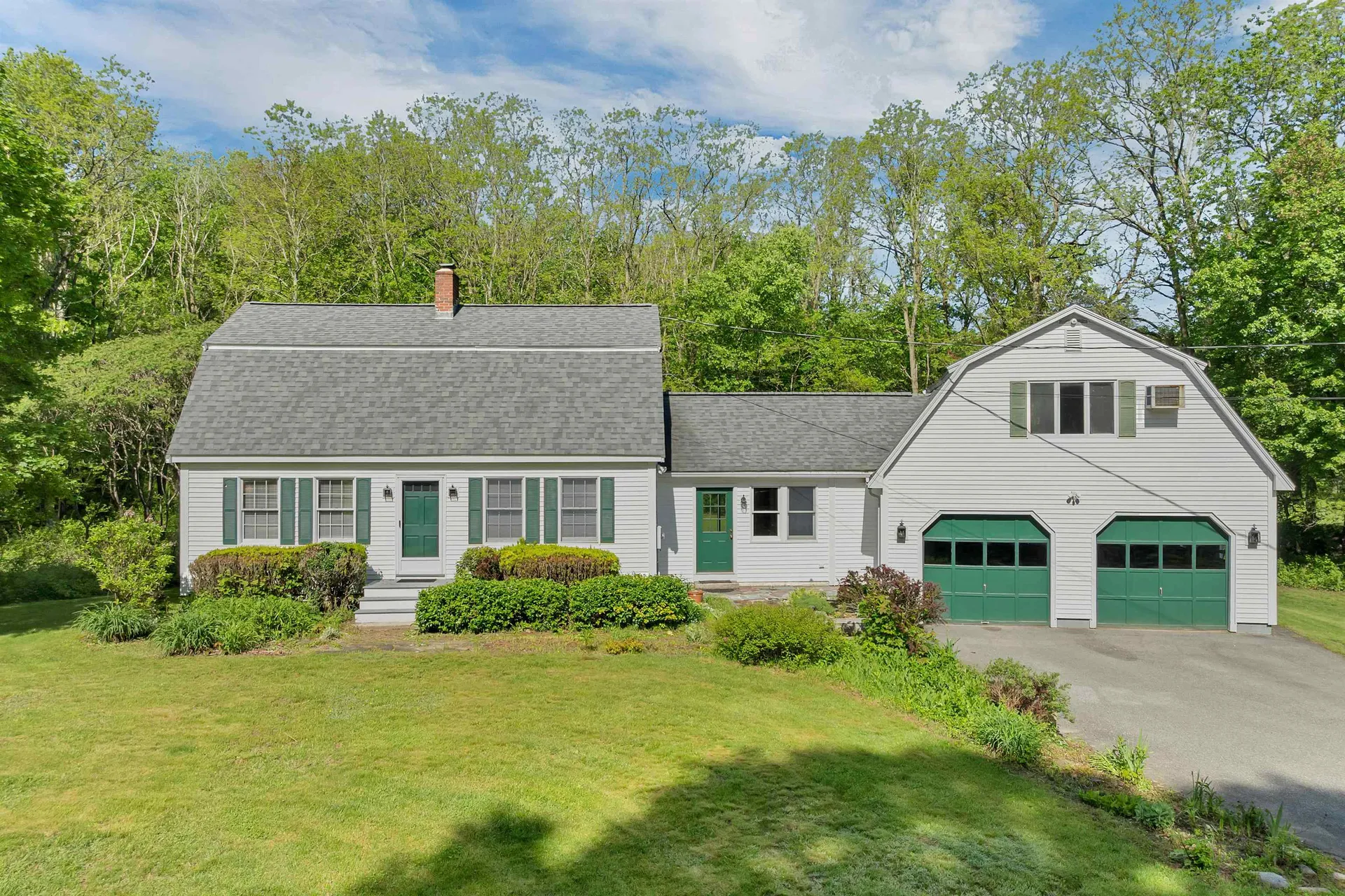Kensington NH, 1 Muddy Pond Road
