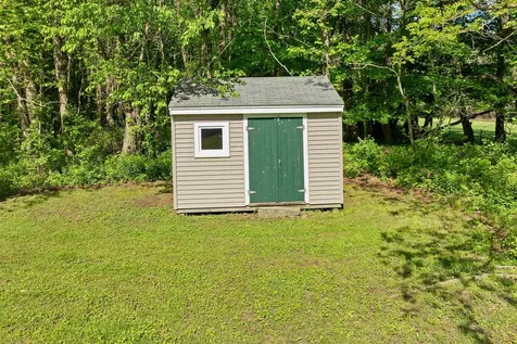 1 Muddy Pond Road Kensington NH 03833