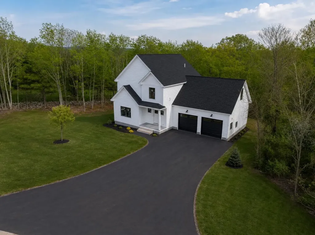 45 Hemlock Drive Wolfeboro NH 03894