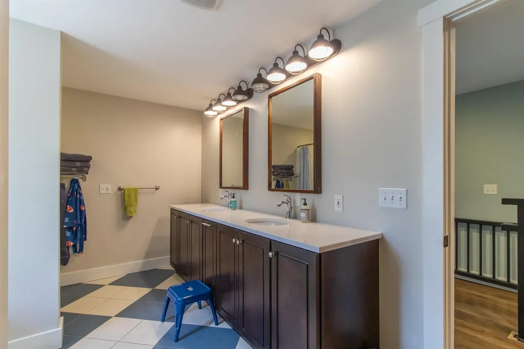 29 Dashney Road Burke VT 05832