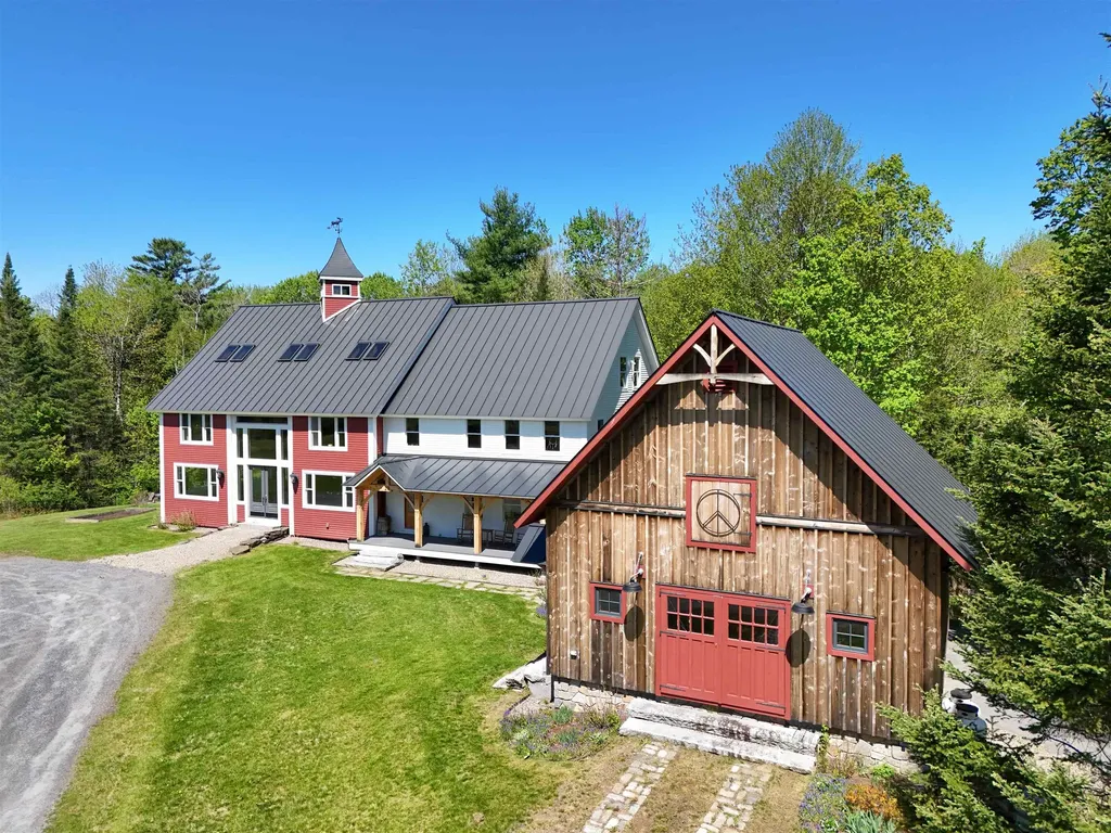 29 Dashney Road Burke VT 05832