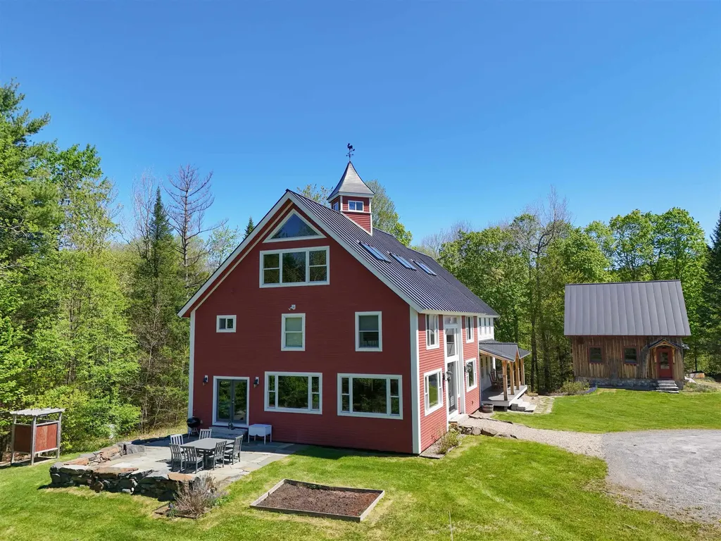 29 Dashney Road Burke VT 05832