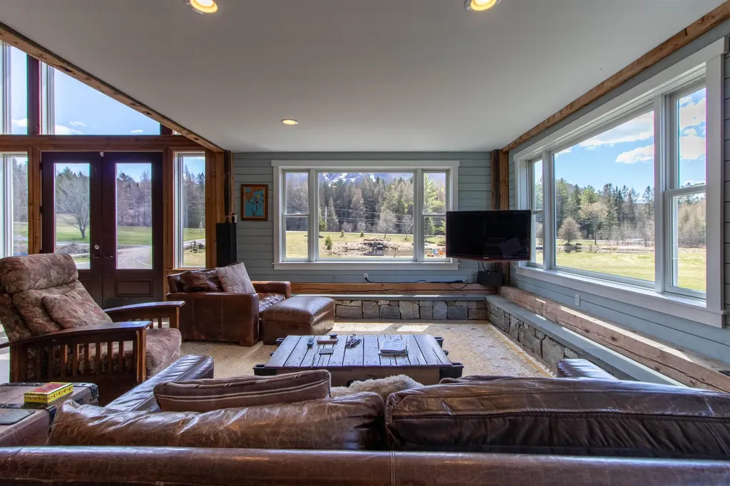 29 Dashney Road Burke VT 05832