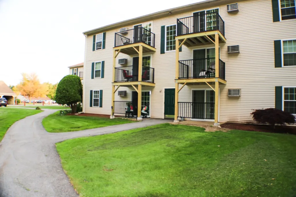 1702 White Cedar Boulevard Portsmouth NH 03801