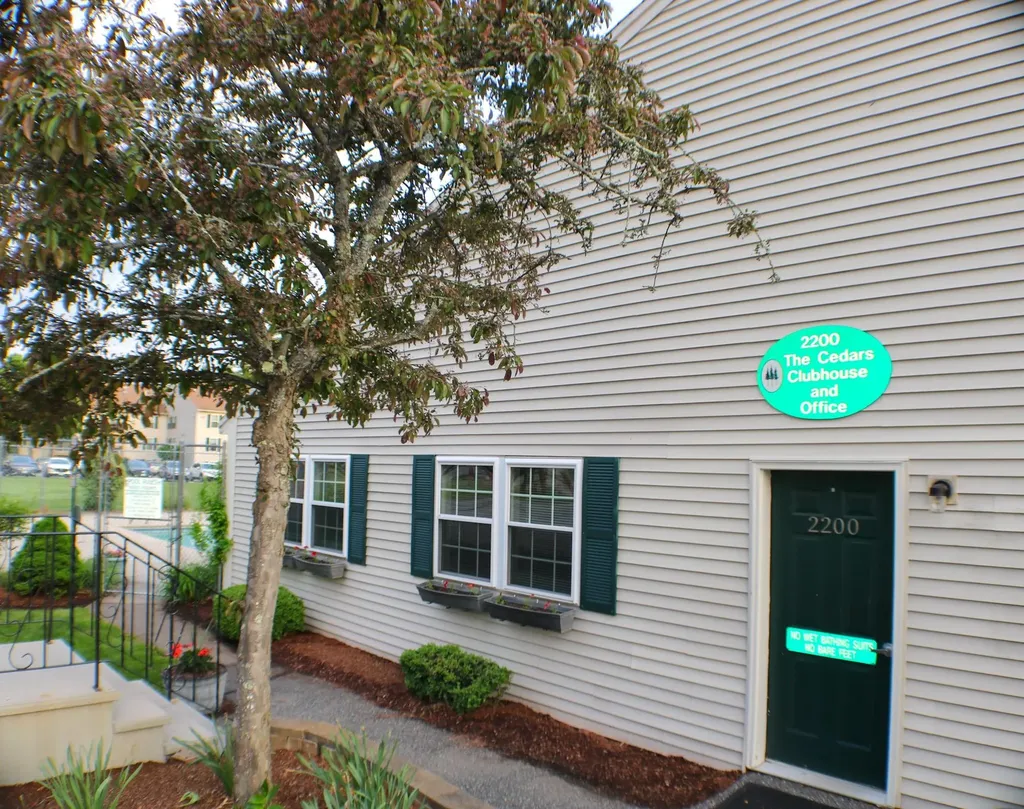 1702 White Cedar Boulevard Portsmouth NH 03801