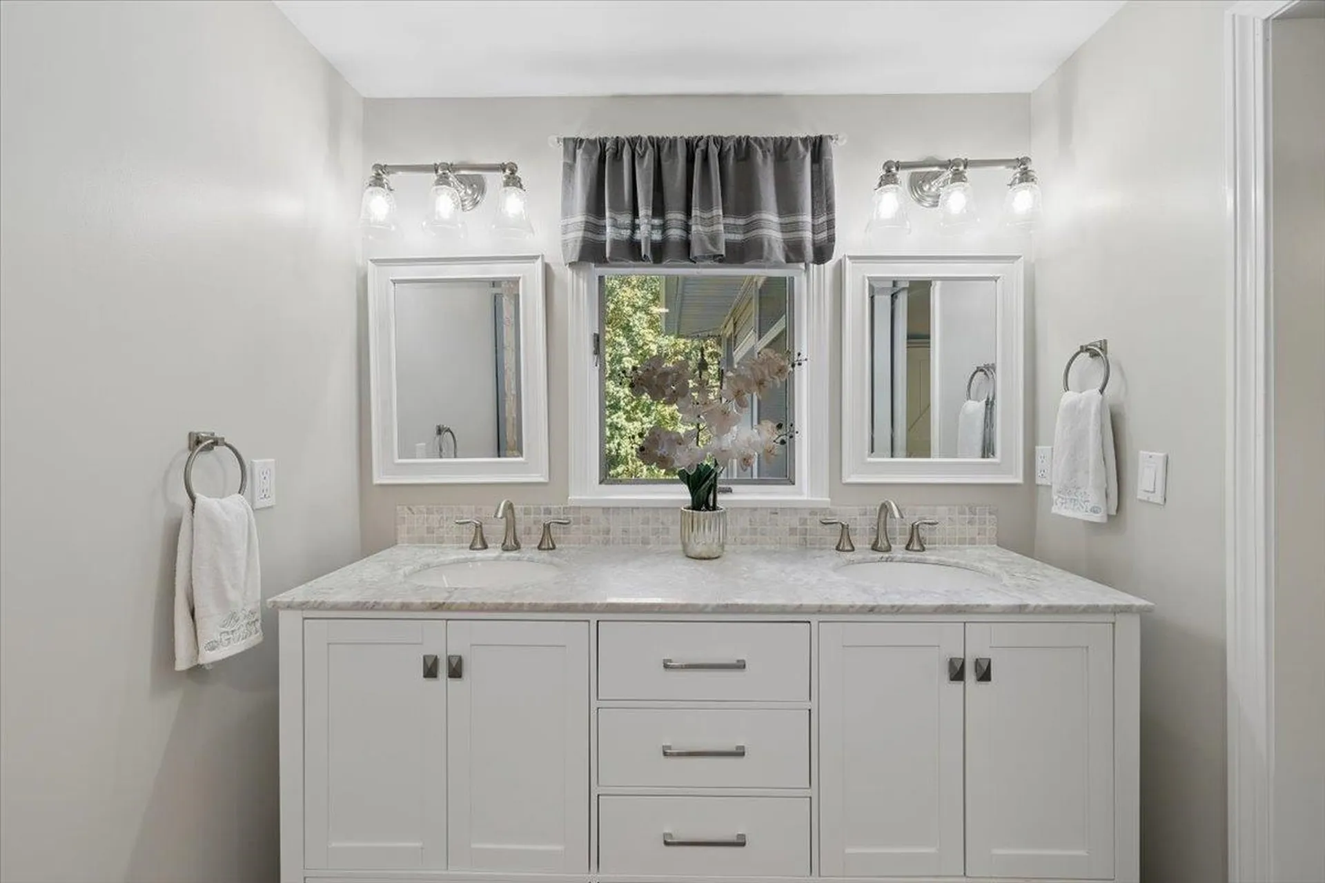 22 Kent Street Windham NH 03087