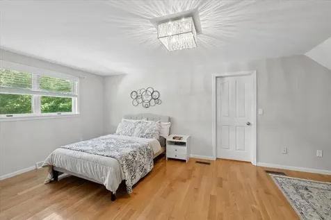 22 Kent Street Windham NH 03087