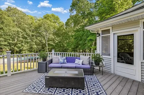 22 Kent Street Windham NH 03087