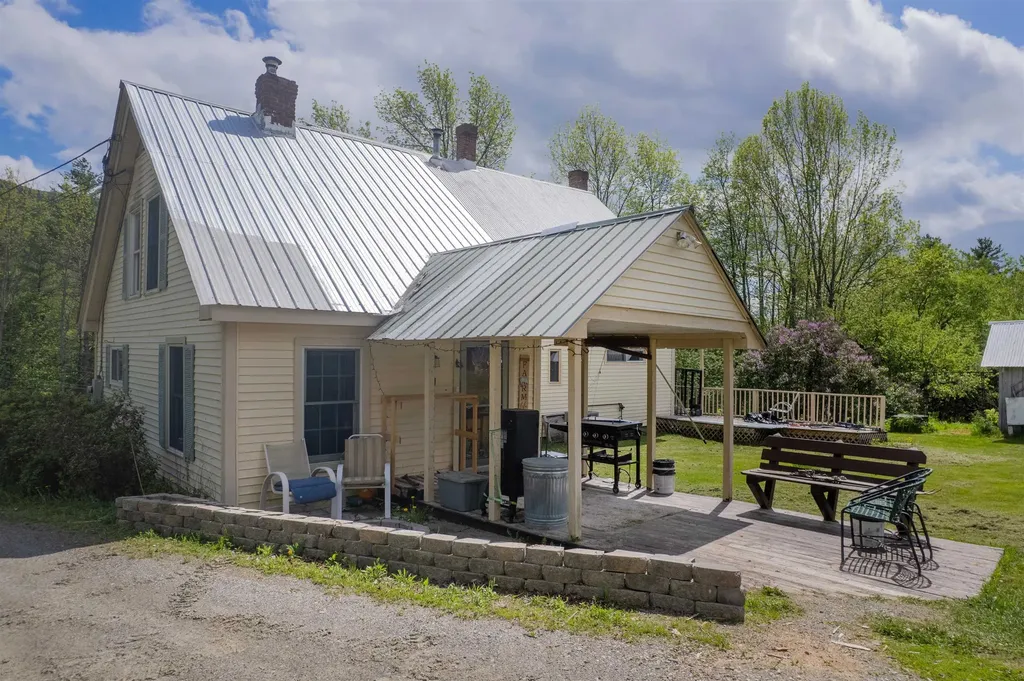 5735 Vt Route 11 Londonderry VT 05148