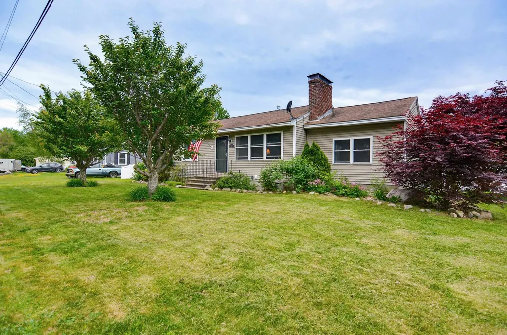 6 Ray Drive Hooksett NH 03106