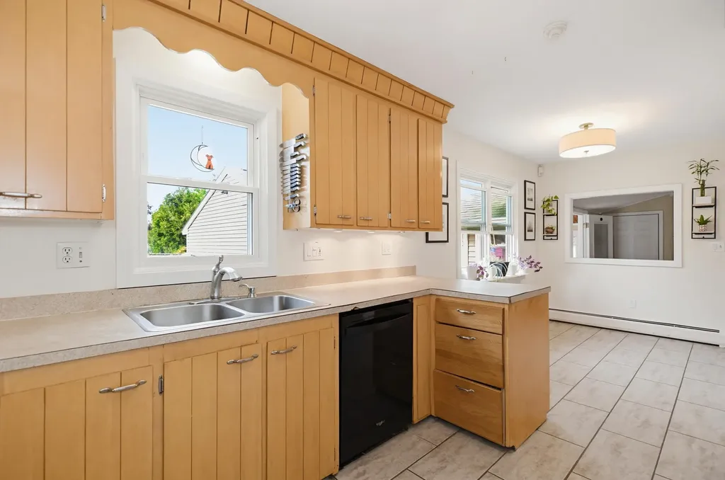 6 Ray Drive Hooksett NH 03106