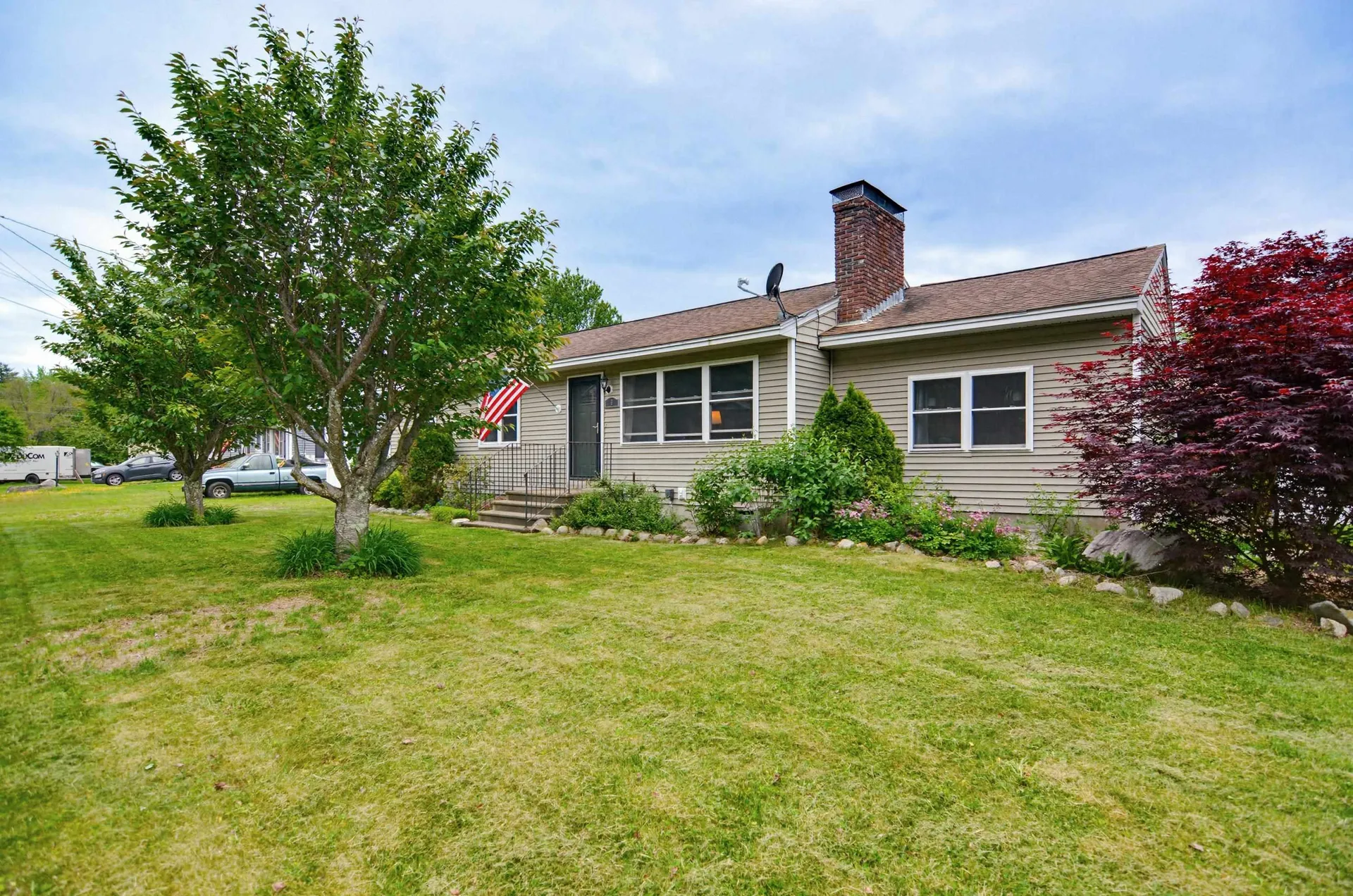 6 Ray Drive Hooksett NH 03106