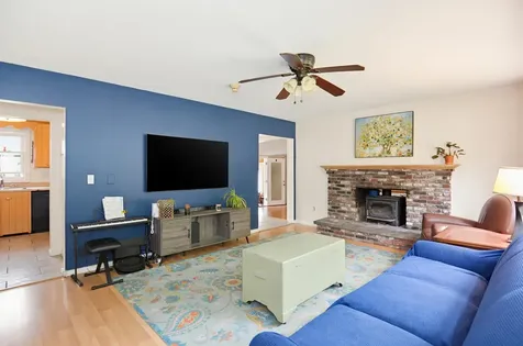 6 Ray Drive Hooksett NH 03106