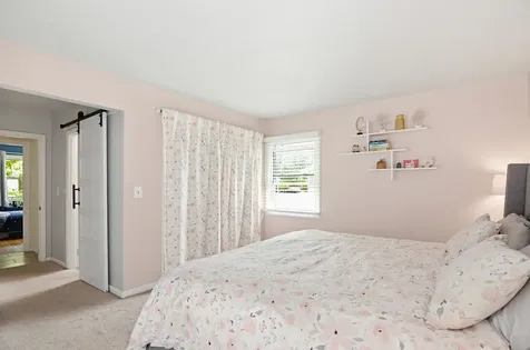 6 Ray Drive Hooksett NH 03106