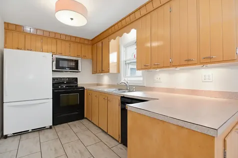 6 Ray Drive Hooksett NH 03106