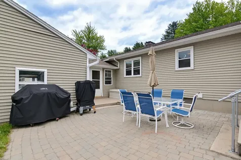 6 Ray Drive Hooksett NH 03106