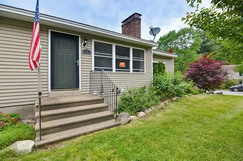 6 Ray Drive Hooksett NH 03106