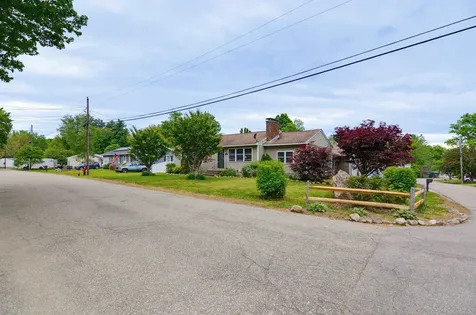 6 Ray Drive Hooksett NH 03106