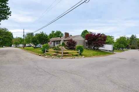 6 Ray Drive Hooksett NH 03106