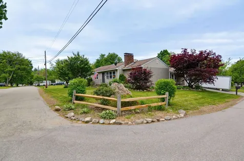 6 Ray Drive Hooksett NH 03106