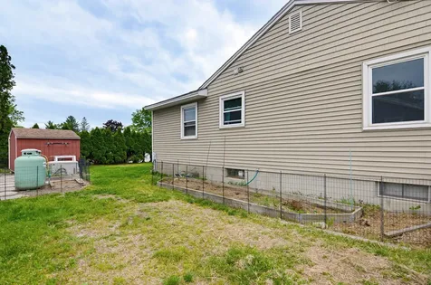6 Ray Drive Hooksett NH 03106