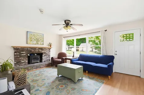 6 Ray Drive Hooksett NH 03106
