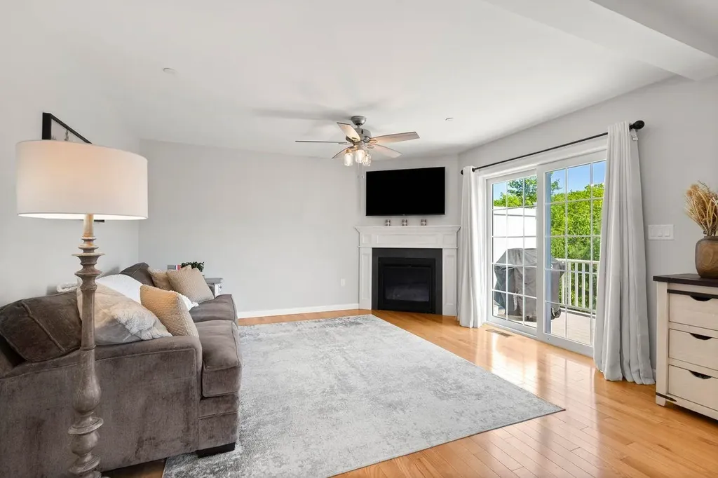 235 Knollwood Way Manchester NH 03102