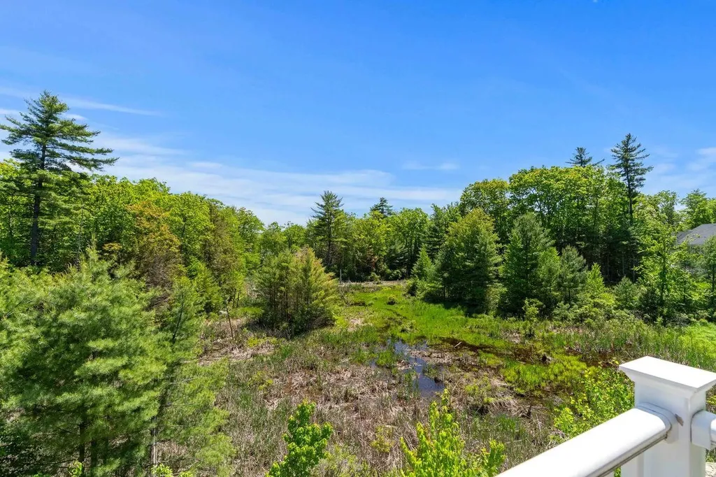 235 Knollwood Way Manchester NH 03102