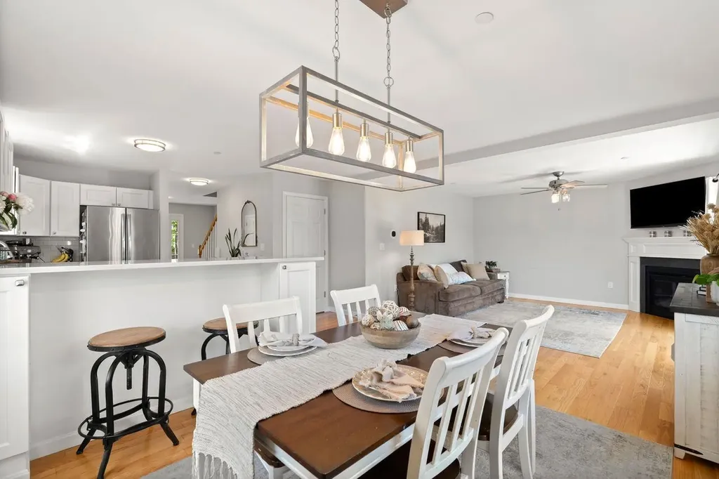 235 Knollwood Way Manchester NH 03102