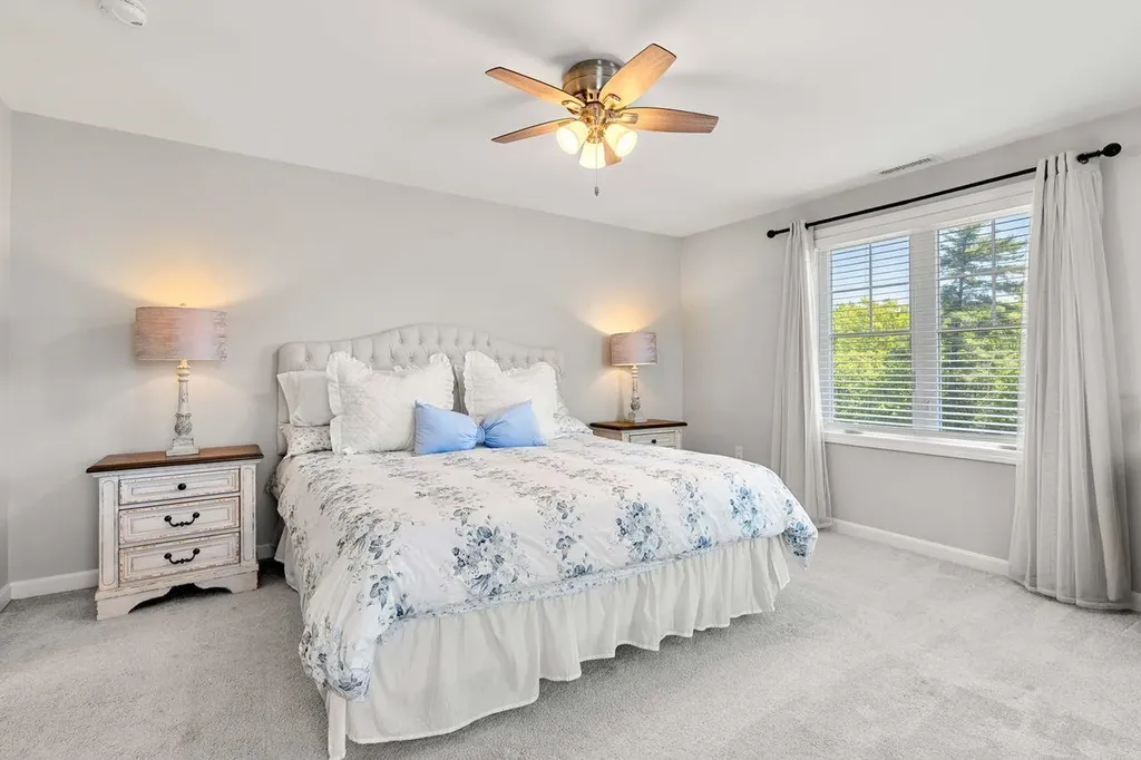 235 Knollwood Way Manchester NH 03102