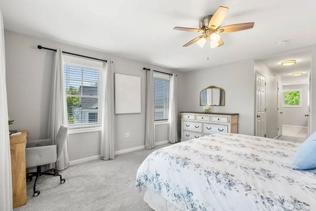 235 Knollwood Way Manchester NH 03102