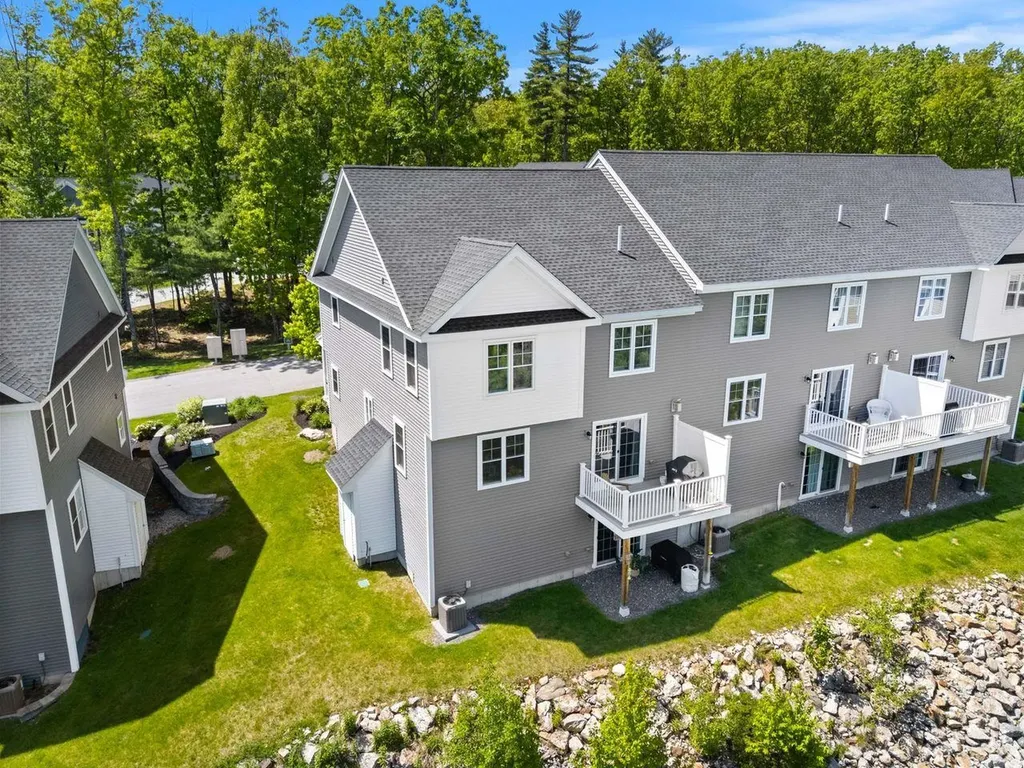 235 Knollwood Way Manchester NH 03102