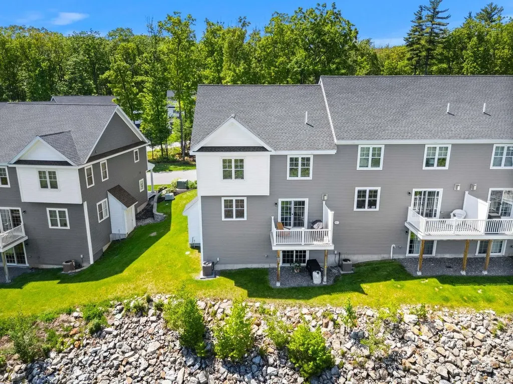 235 Knollwood Way Manchester NH 03102