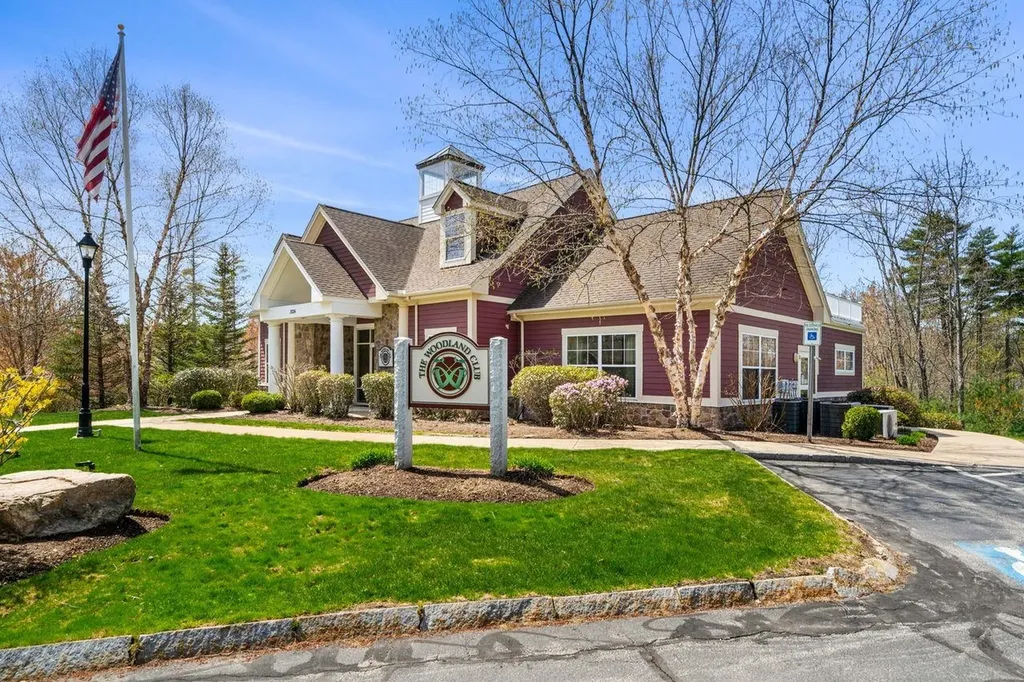 235 Knollwood Way Manchester NH 03102