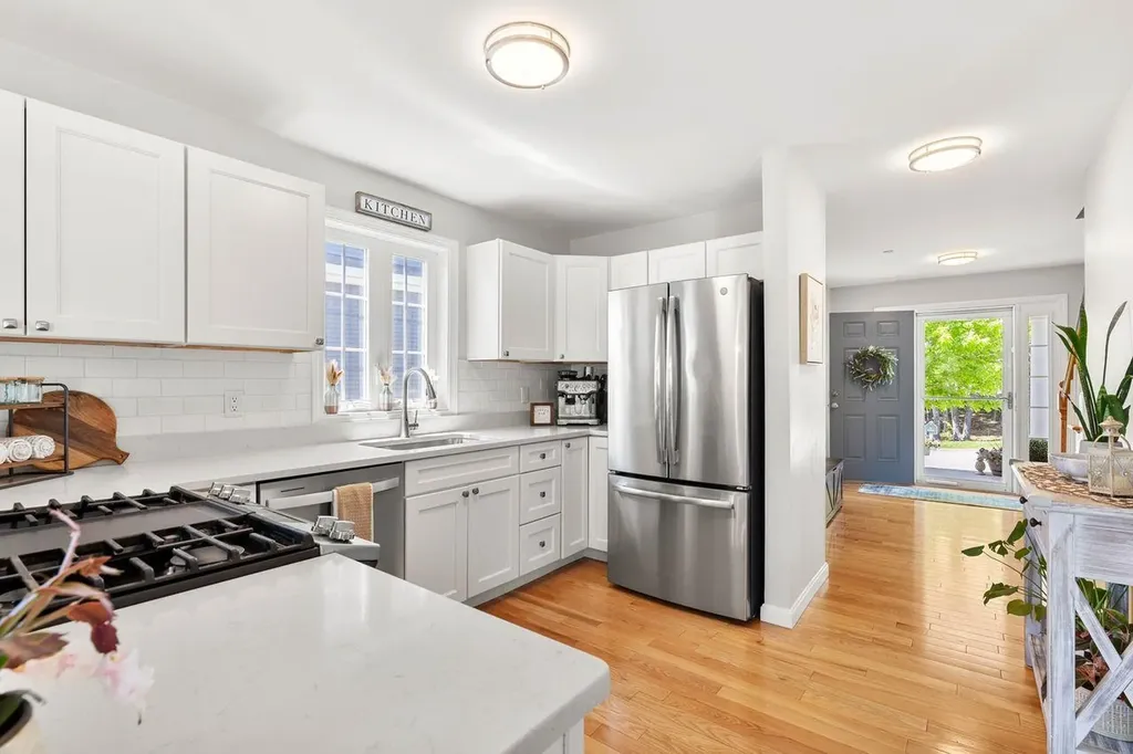 235 Knollwood Way Manchester NH 03102