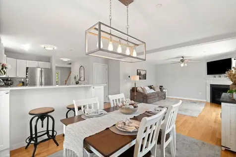 235 Knollwood Way Manchester NH 03102