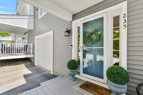 235 Knollwood Way Manchester NH 03102