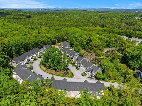235 Knollwood Way Manchester NH 03102