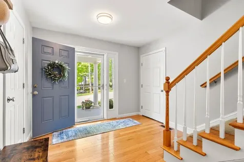 235 Knollwood Way Manchester NH 03102