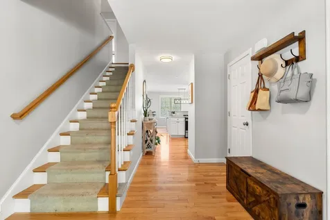 235 Knollwood Way Manchester NH 03102