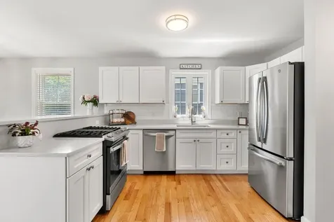 235 Knollwood Way Manchester NH 03102