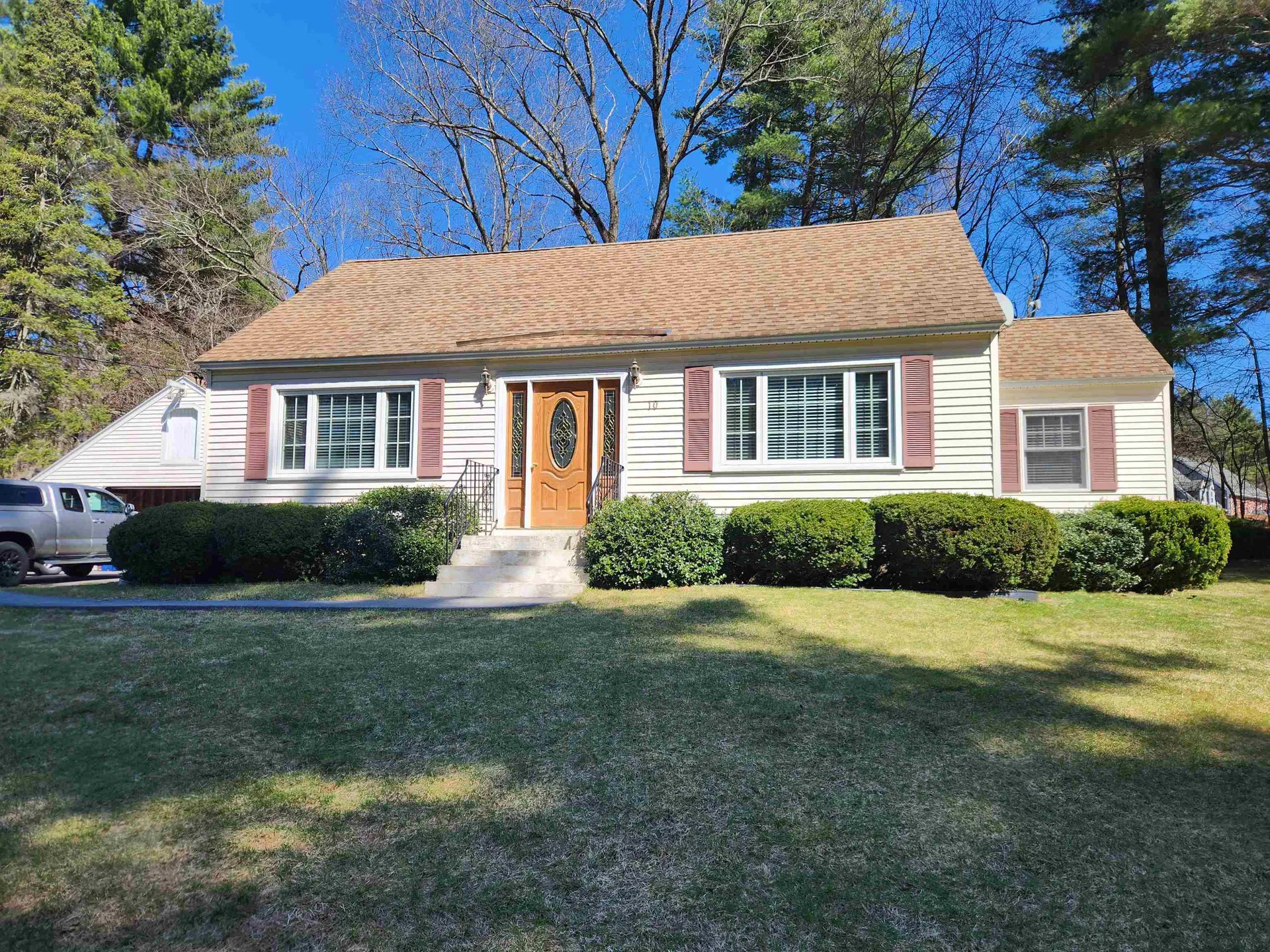 Plaistow NH, 10 Whiton Place