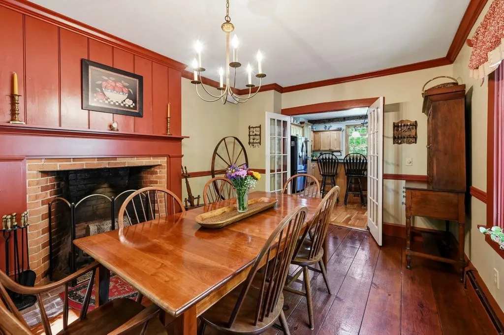 295 Wadleigh Falls Road Lee NH 03861