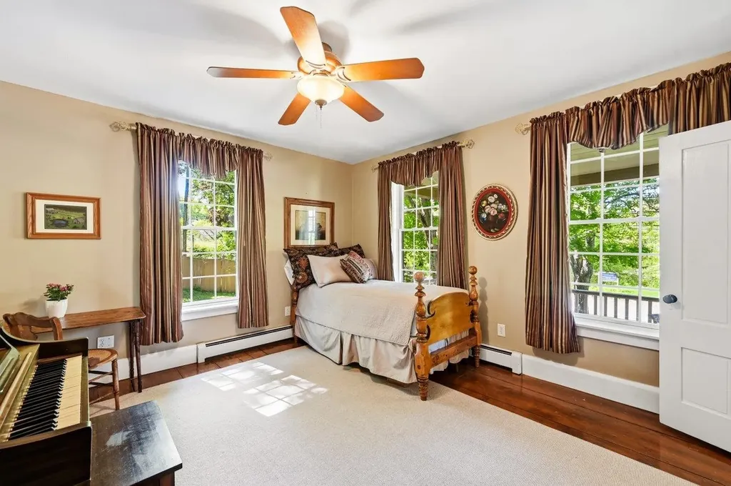 295 Wadleigh Falls Road Lee NH 03861
