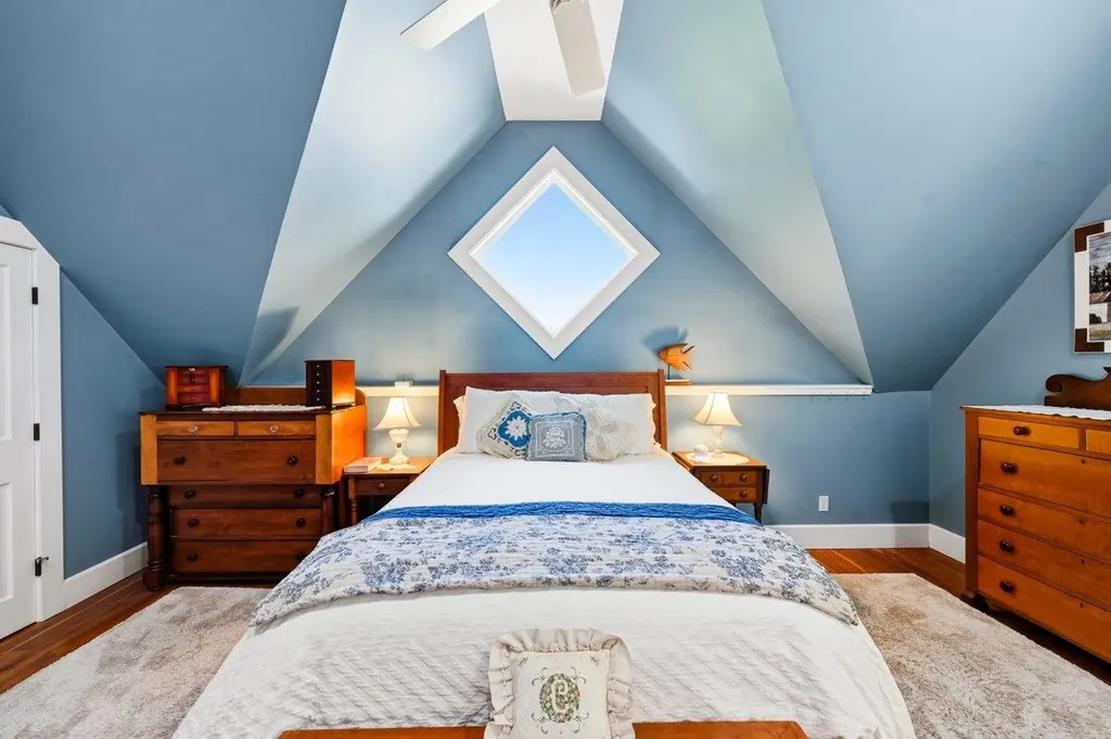 295 Wadleigh Falls Road Lee NH 03861