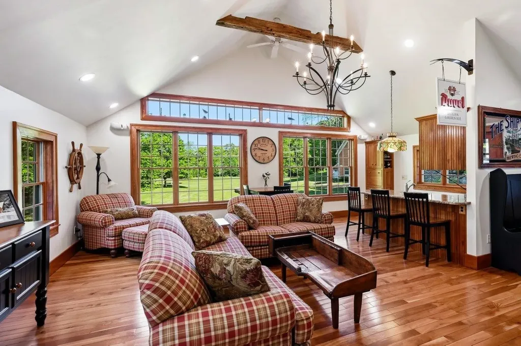 295 Wadleigh Falls Road Lee NH 03861