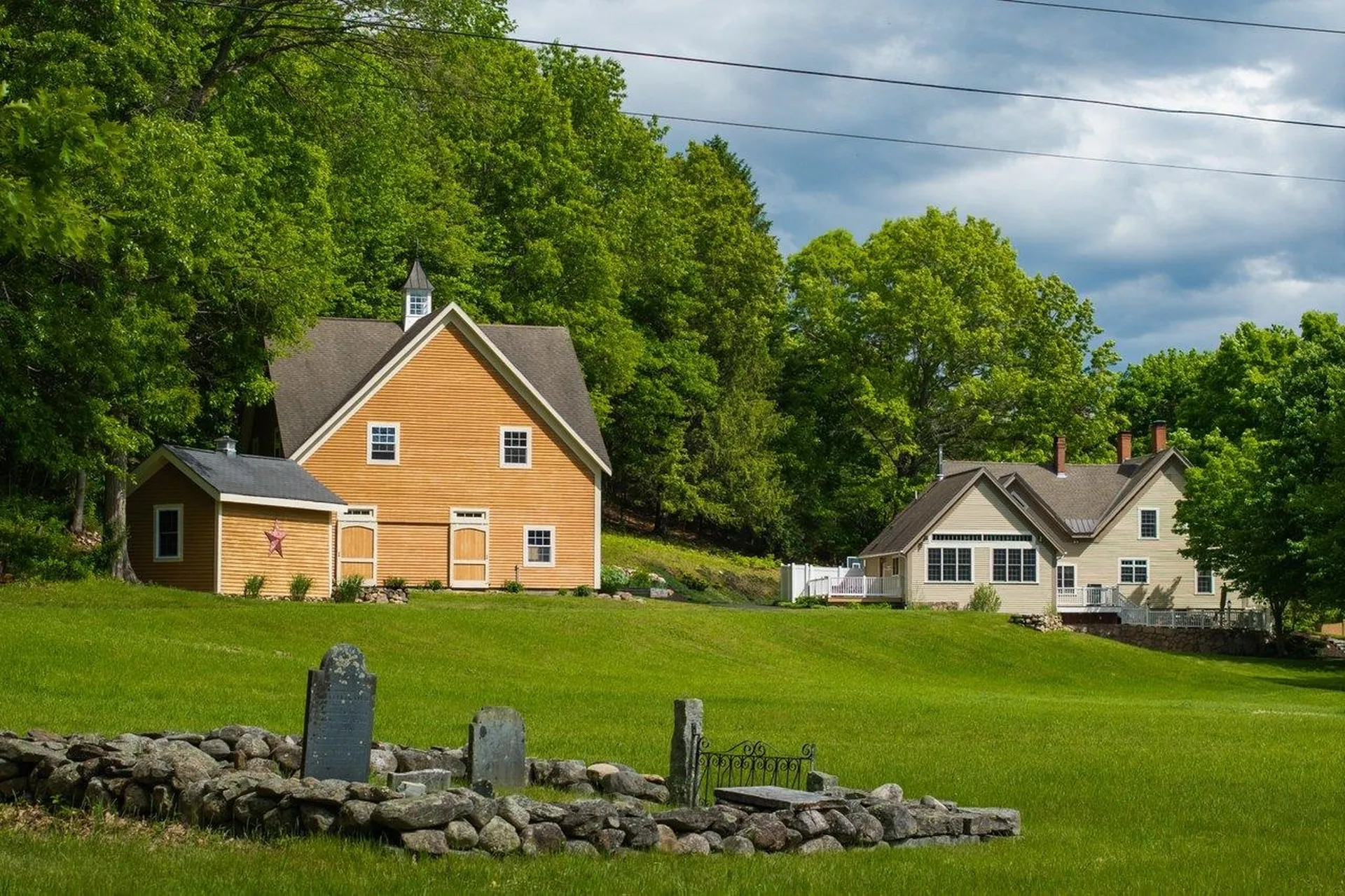 295 Wadleigh Falls Road Lee NH 03861