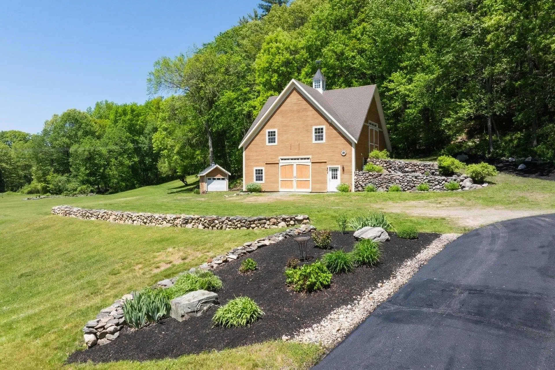 295 Wadleigh Falls Road Lee NH 03861